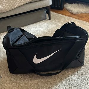 Nike brasilia small training duffel